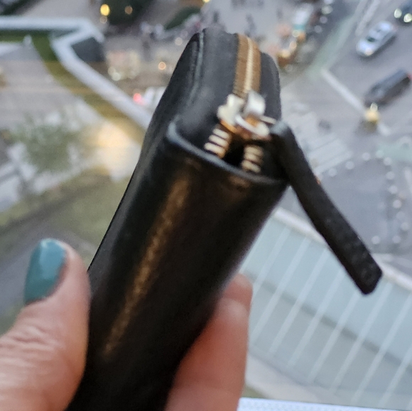 Gucci Interlocking G Leather Zip Around . - Picture 6 of 16